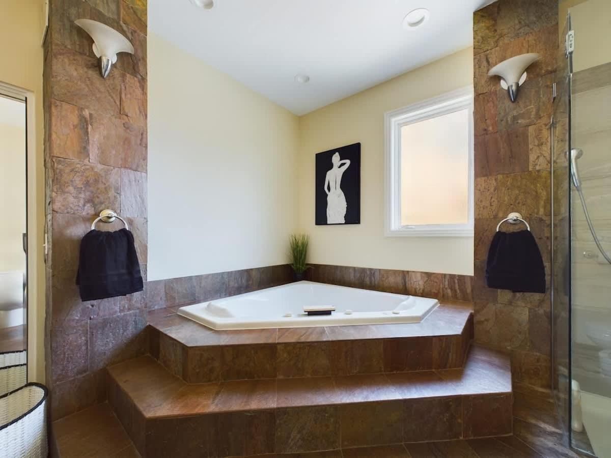 Luxe 4Br With Hot Tub & Game Room Чикаго Экстерьер фото