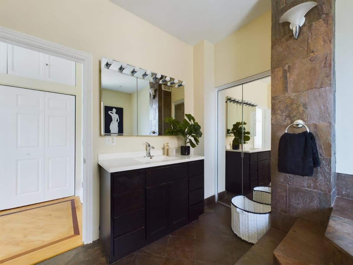 Luxe 4Br With Hot Tub & Game Room Чикаго Экстерьер фото